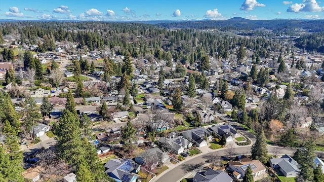 143 Scotia Pines Cir, Grass Valley, CA 95945