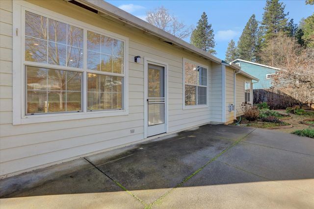 143 Scotia Pines Cir, Grass Valley, CA 95945