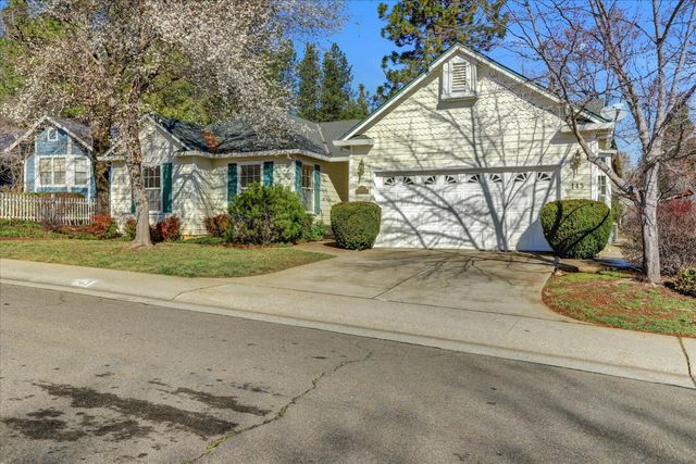 143 Scotia Pines Cir, Grass Valley, CA 95945