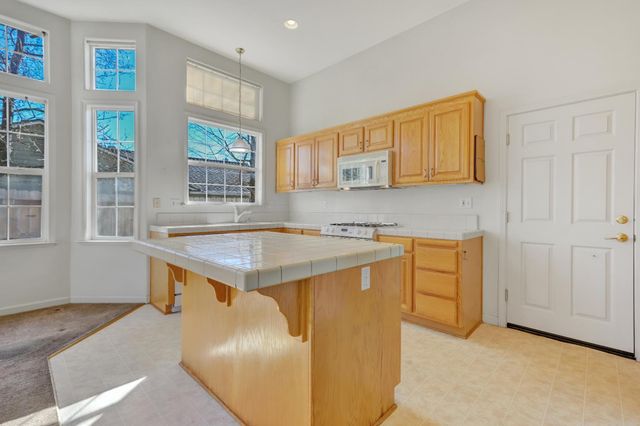 143 Scotia Pines Cir, Grass Valley, CA 95945