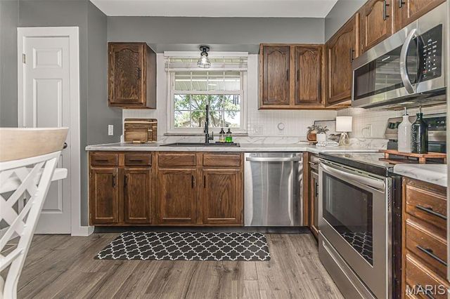 32 Oak Knoll Drive, St Peters, MO 63376