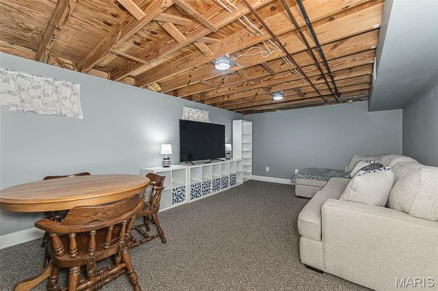 32 Oak Knoll Drive, St Peters, MO 63376