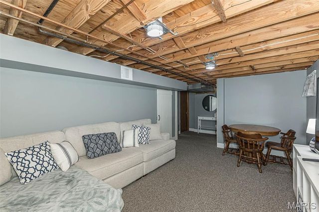32 Oak Knoll Drive, St Peters, MO 63376