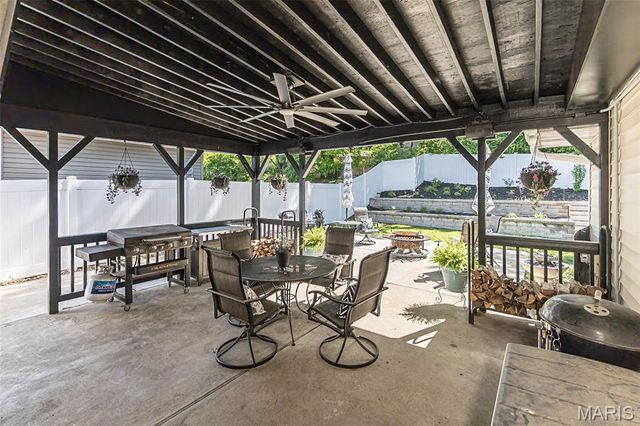 32 Oak Knoll Drive, St Peters, MO 63376