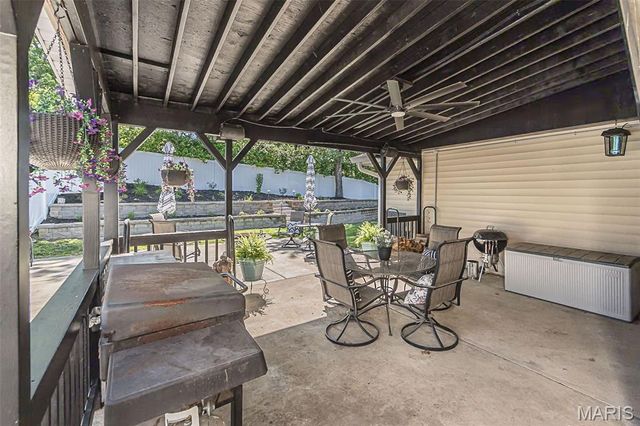 32 Oak Knoll Drive, St Peters, MO 63376