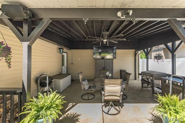 32 Oak Knoll Drive, St Peters, MO 63376