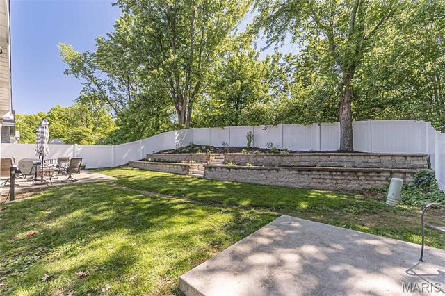 32 Oak Knoll Drive, St Peters, MO 63376