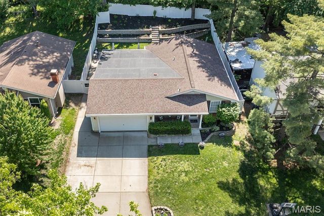 32 Oak Knoll Drive, St Peters, MO 63376