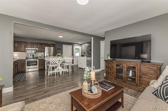 32 Oak Knoll Drive, St Peters, MO 63376
