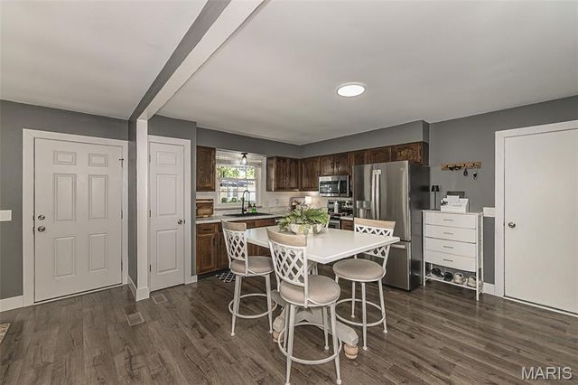 32 Oak Knoll Drive, St Peters, MO 63376