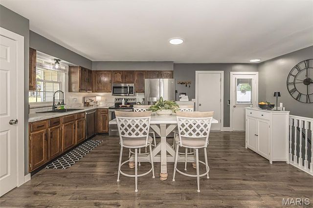 32 Oak Knoll Drive, St Peters, MO 63376
