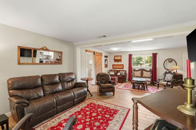 708 County Rd 691 Road 691, West Columbia, TX 77486