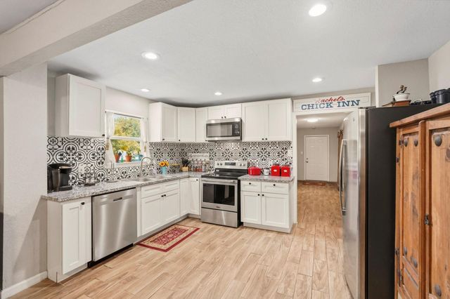 708 County Rd 691 Road 691, West Columbia, TX 77486