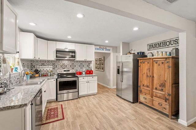 708 County Rd 691 Road 691, West Columbia, TX 77486
