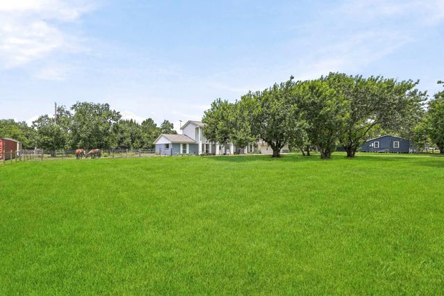 708 County Rd 691 Road 691, West Columbia, TX 77486