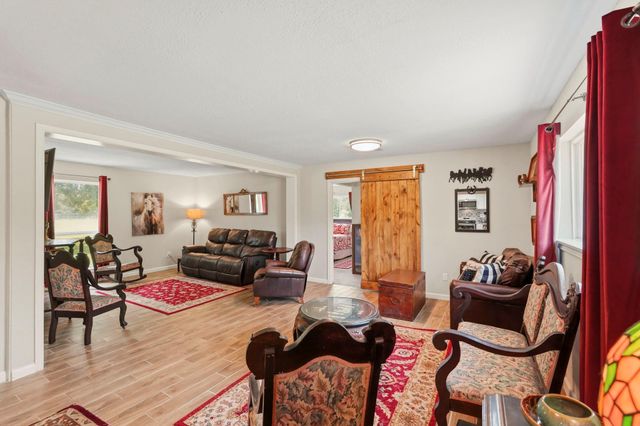708 County Rd 691 Road 691, West Columbia, TX 77486