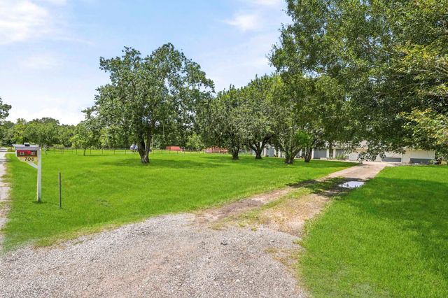 708 County Rd 691 Road 691, West Columbia, TX 77486