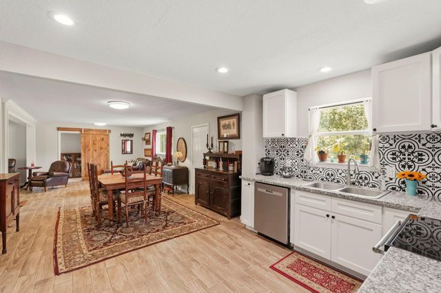 708 County Rd 691 Road 691, West Columbia, TX 77486