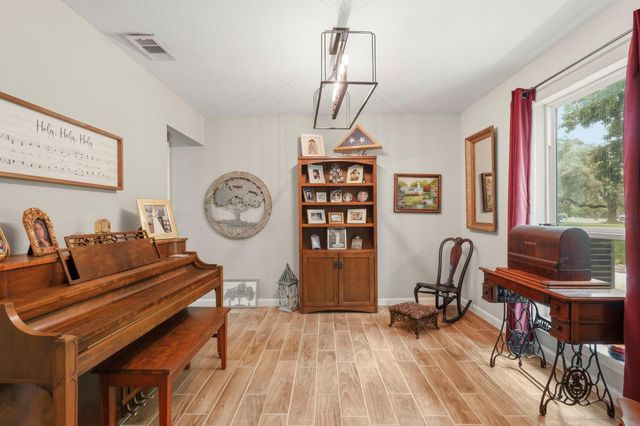 708 County Rd 691 Road 691, West Columbia, TX 77486