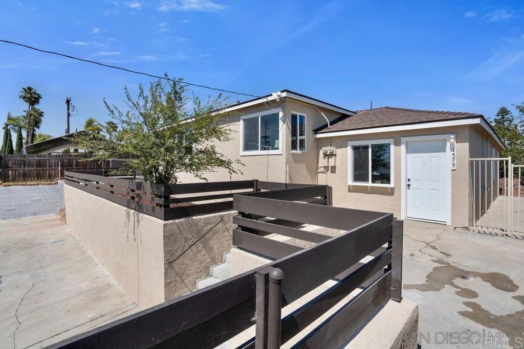 1575 77 Skyline Drive, Lemon Grove, CA 91945 — exterior