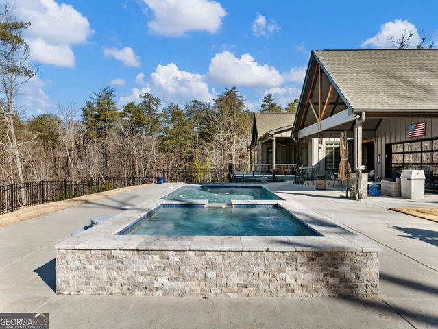 175 Lands End Trail, Cleveland, GA 30528