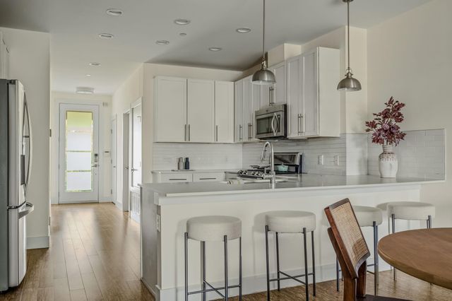 2721 Dulce LN 132, Austin, TX 78704
