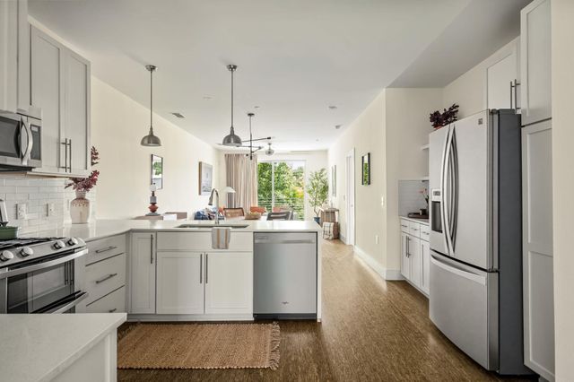 2721 Dulce LN 132, Austin, TX 78704