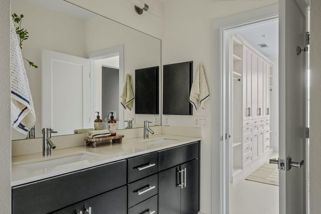 2721 Dulce LN 132, Austin, TX 78704
