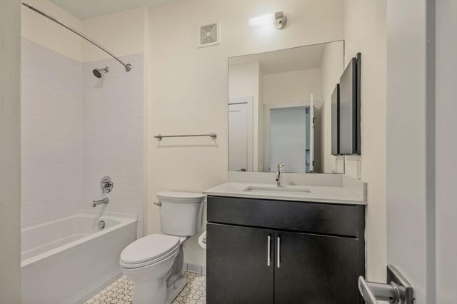 2721 Dulce LN 132, Austin, TX 78704