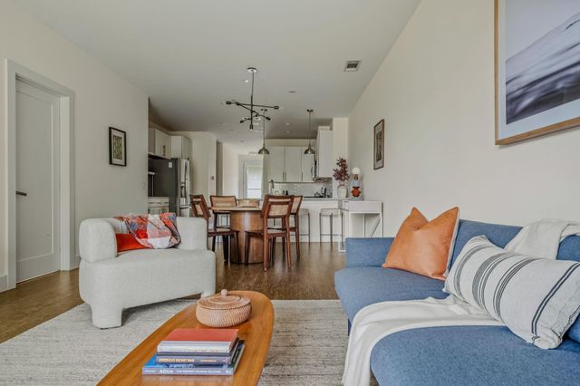 2721 Dulce LN 132, Austin, TX 78704