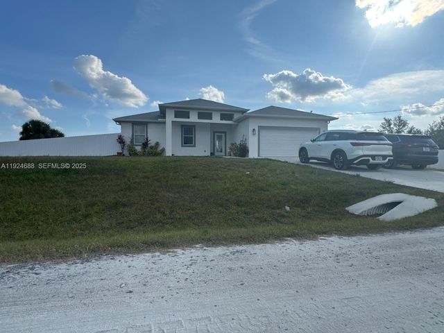 7799 16th Place, Labelle, FL 33935