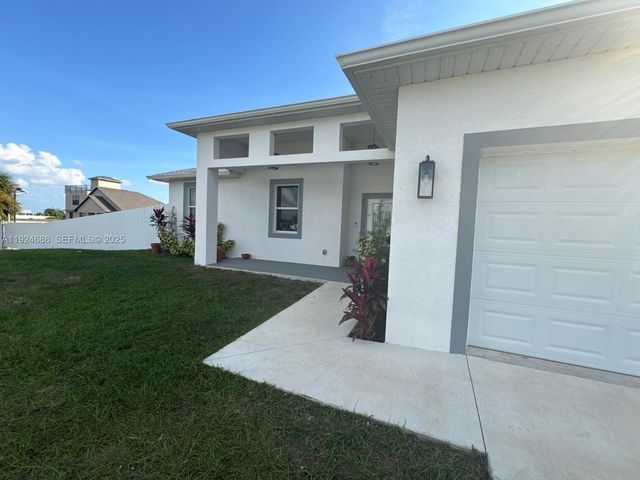 7799 16th Place, Labelle, FL 33935