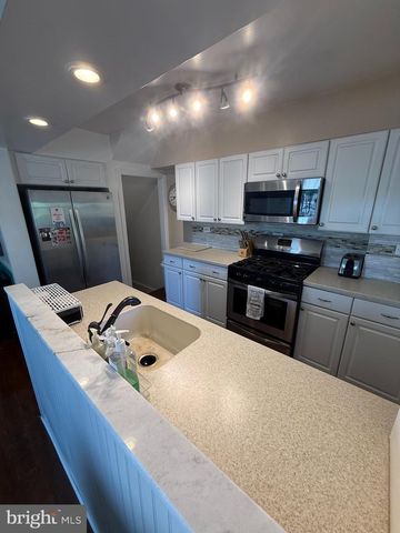 2235 HAWTHORNE RD, Baltimore, MD 21220