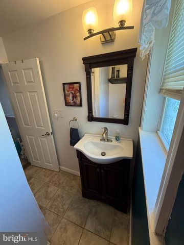 2235 HAWTHORNE RD, Baltimore, MD 21220