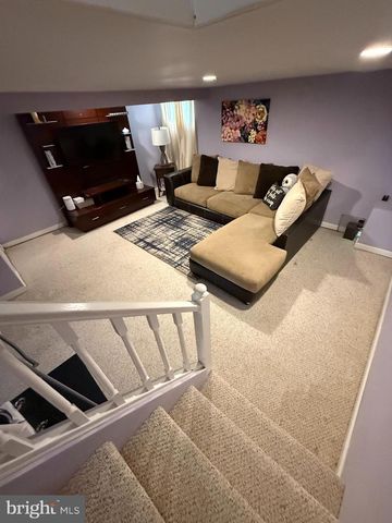 2235 HAWTHORNE RD, Baltimore, MD 21220