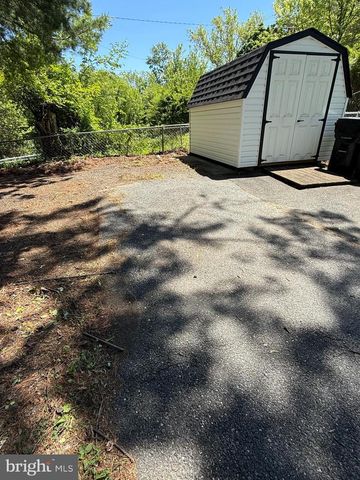 2235 HAWTHORNE RD, Baltimore, MD 21220
