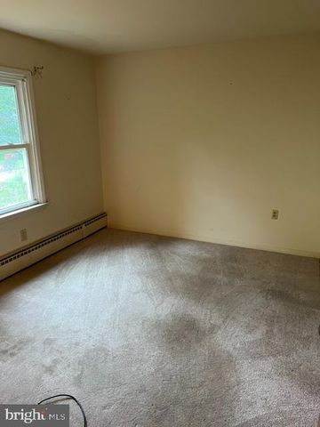 1811 WOODLAND AVE, Lancaster, PA 17602
