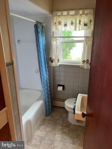1811 WOODLAND AVE, Lancaster, PA 17602
