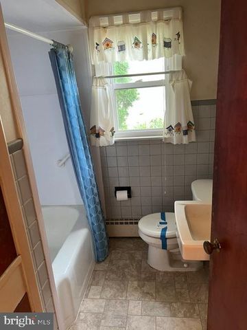 1811 WOODLAND AVE, Lancaster, PA 17602