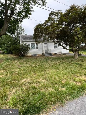 1811 WOODLAND AVE, Lancaster, PA 17602