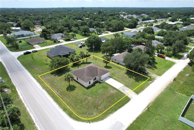 8686 103rd Avenue, Vero Beach, FL 32967