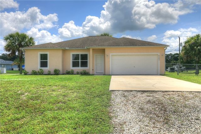 8686 103rd Avenue, Vero Beach, FL 32967