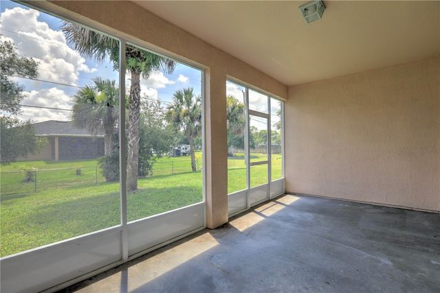 8686 103rd Avenue, Vero Beach, FL 32967