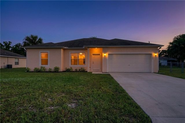 8686 103rd Avenue, Vero Beach, FL 32967
