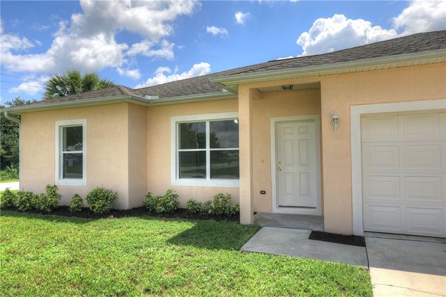 8686 103rd Avenue, Vero Beach, FL 32967
