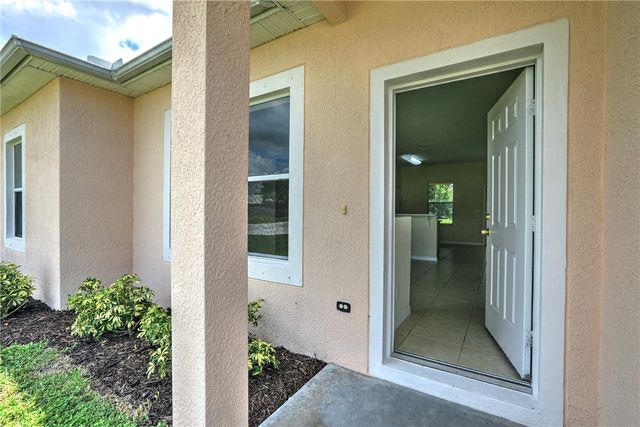8686 103rd Avenue, Vero Beach, FL 32967