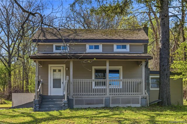 892 Winterton Road, Bloomingburg, NY 12721