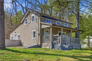 892 Winterton Road, Bloomingburg, NY 12721