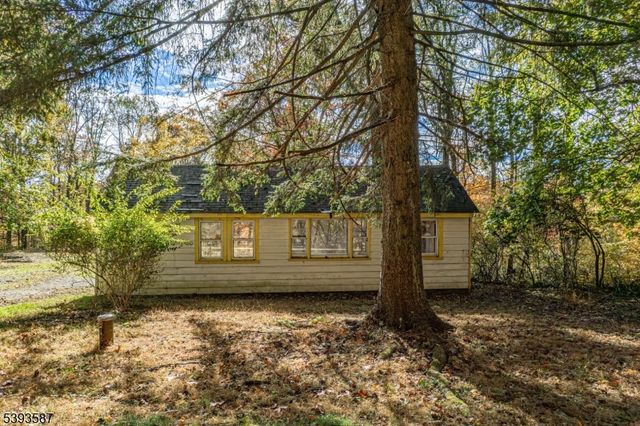 716 Sweet Hollow Road, Alexandria Twp., NJ 08804