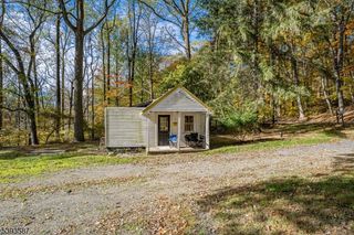 716 Sweet Hollow Road, Alexandria Twp., NJ 08804